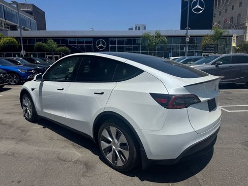 Used 2022 Tesla Model Y Long Range AWD/4WD image 4