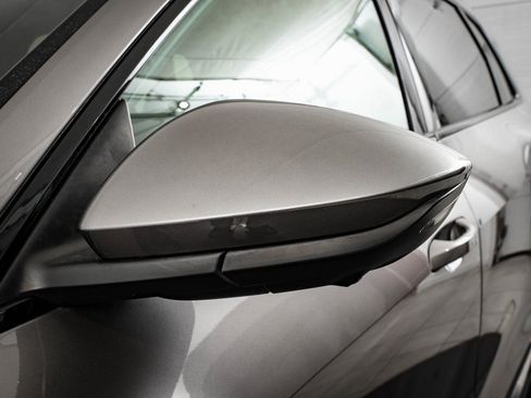 Used 2021 Audi e-tron Premium Plus w/ Premium Plus Package image 15