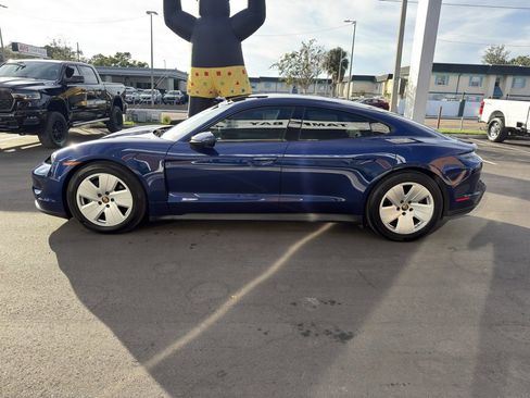 Used 2022 Porsche Taycan image 3