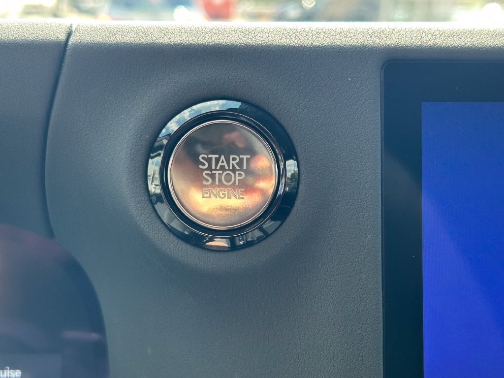 Used 2025 Lexus GX 550 AWD/4WD image 33