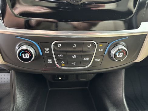Used 2022 Chevrolet Traverse LS w/ Midnight/Sport Edition FWD image 14