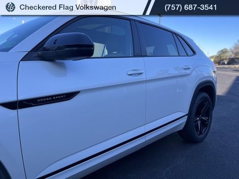 Used 2023 Volkswagen Atlas Cross Sport SEL R-Line image 4