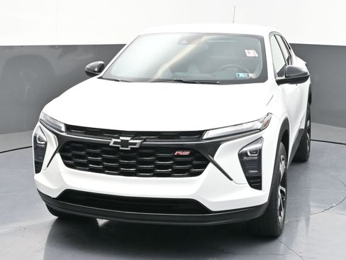 Certified 2024 Chevrolet Trax RS w/ Driver Confidence Package FWD image 3