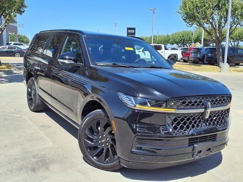 Used 2025 Lincoln Navigator L Reserve w/ Jet Appearance Package AWD/4WD image 1