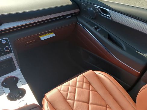 Used 2025 Genesis GV80 3.5T Prestige image 16
