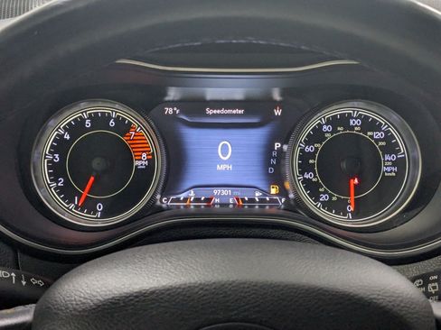 Used 2019 Jeep Cherokee Limited AWD/4WD image 16