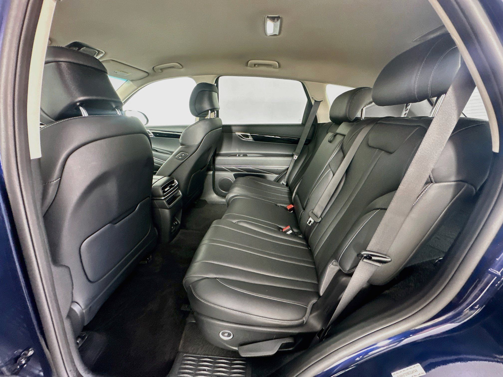 Used 2025 Genesis GV80 2.5T Standard AWD/4WD image 28