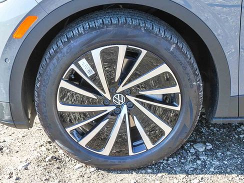 New 2025 Volkswagen ID.4 Pro AWD/4WD image 10