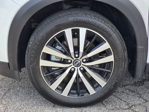 Used 2025 Nissan Pathfinder Platinum AWD/4WD image 11