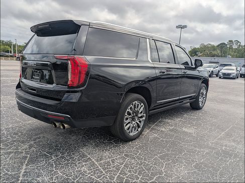 Used 2024 GMC Yukon XL Denali Ultimate AWD/4WD image 5