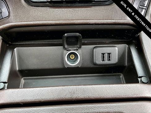 Used 2015 Chevrolet Suburban LTZ image 26