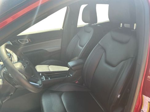 Used 2025 Jeep Compass Limited AWD/4WD image 9