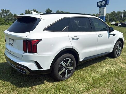 Used 2022 Kia Sorento S FWD image 7