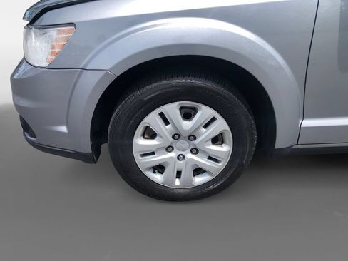 Used 2019 Dodge Journey SE w/ Connectivity Group FWD image 15