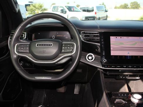 Used 2022 Jeep Wagoneer Series II AWD/4WD image 17