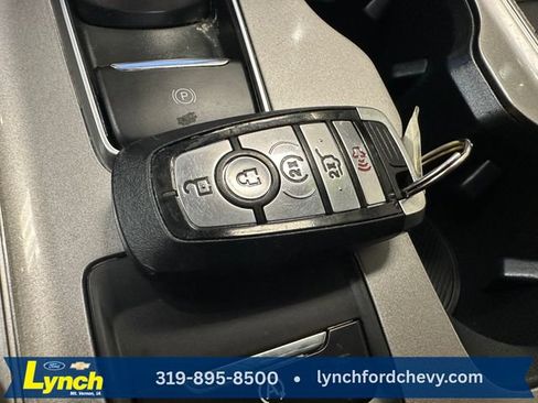 Certified 2024 Ford Edge SEL w/ Convenience Package AWD/4WD image 16