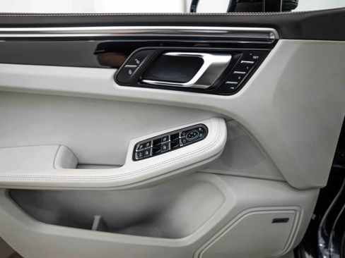 Certified 2017 Porsche Macan S AWD/4WD image 15