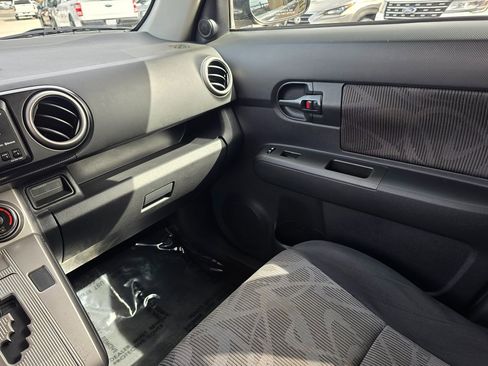 Used 2013 Scion xB image 37