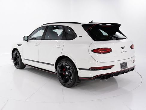 Certified 2025 Bentley Bentayga image 3