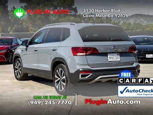 Used 2022 Volkswagen Taos SE w/ Panoramic Sunroof Package image 3