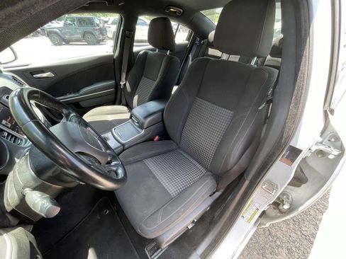 Used 2023 Dodge Charger SXT RWD image 10