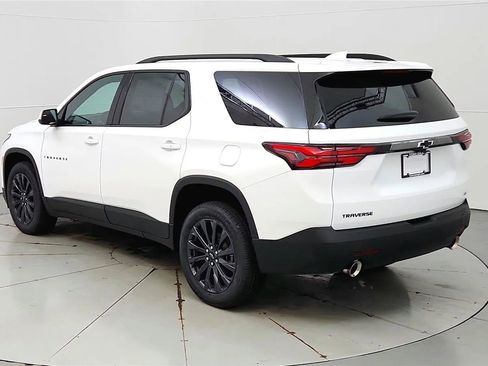 Used 2023 Chevrolet Traverse RS FWD image 5