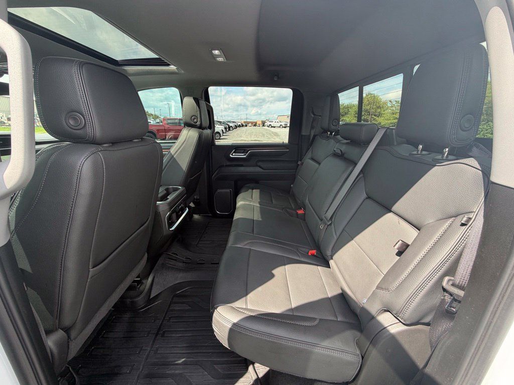 Used 2025 GMC Sierra 2500 Denali AWD/4WD image 7