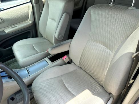 Used 2005 Toyota Highlander 2WD image 12