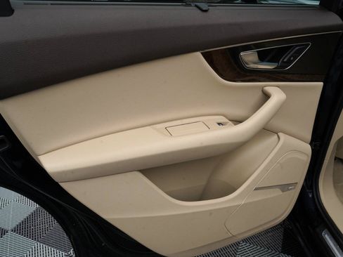 Used 2018 Audi Q7 3.0T Premium Plus AWD/4WD image 39