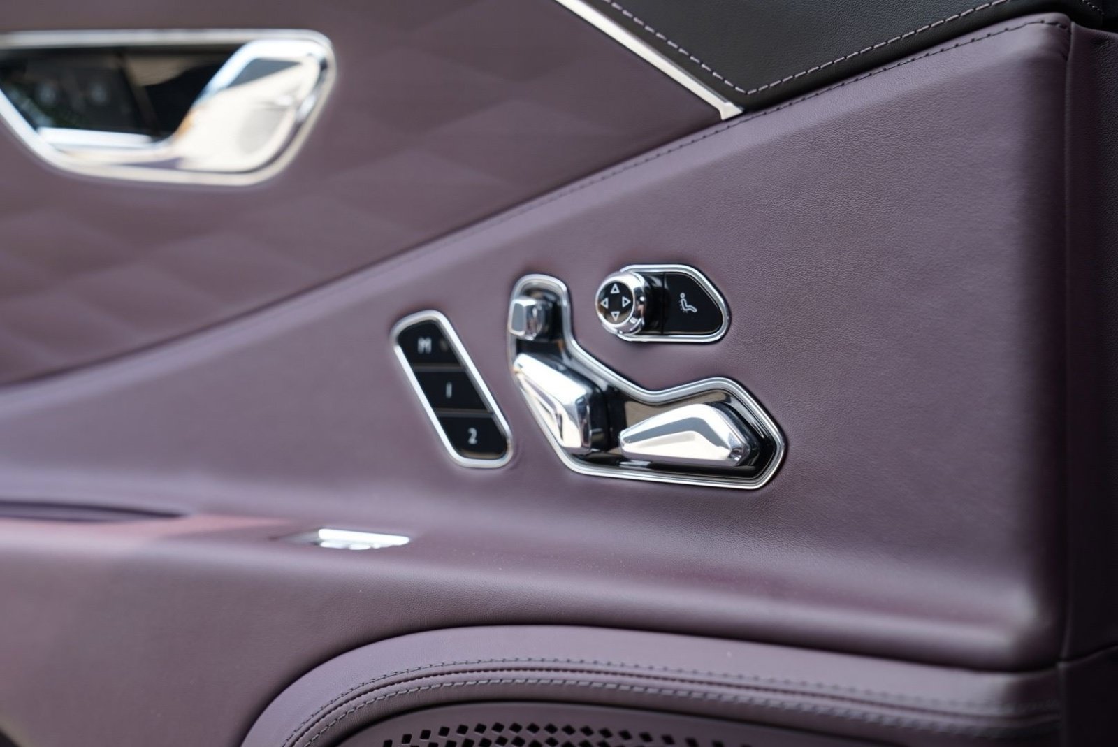 Used 2023 Bentley Flying Spur S V8 AWD/4WD image 49