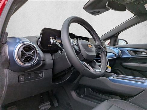 New 2026 Chevrolet Equinox EV LT image 9