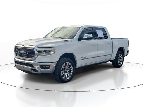 Used 2024 RAM 1500 Limited AWD/4WD image 2