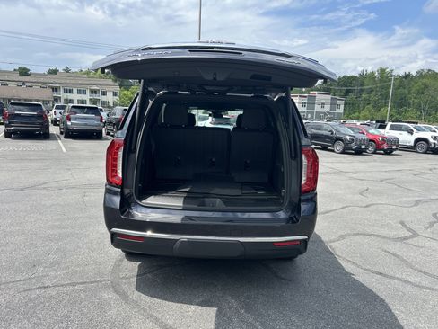 Certified 2024 GMC Yukon SLT w/ SLT Luxury Package AWD/4WD image 12
