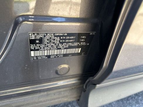 Used 2015 Toyota RAV4 LE FWD image 32