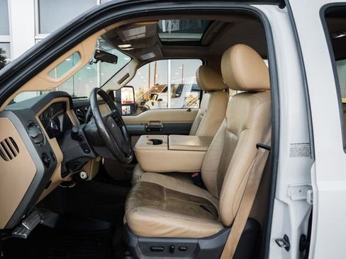 Used 2011 Ford F350 Lariat image 23
