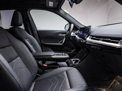 Used 2025 BMW X1 xDrive28i image 16