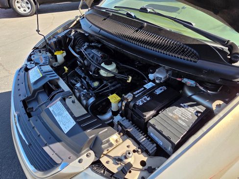 Used 2003 Chrysler Town & Country LX image 30