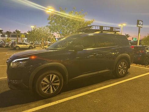 Used 2022 Nissan Pathfinder SL w/ SL Black Package FWD image 30