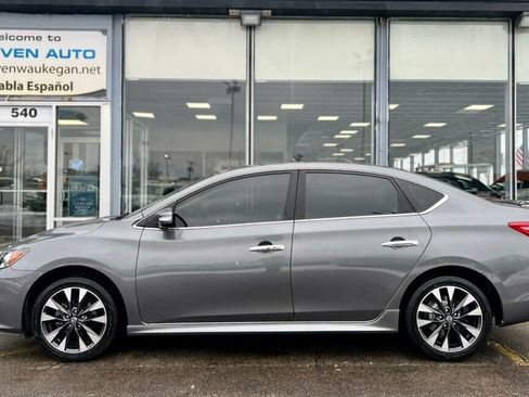 Used 2019 Nissan Sentra SR image 2