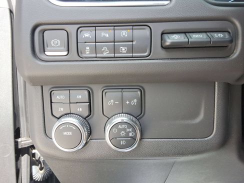 Used 2023 GMC Yukon AT4 w/ AT4 Premium Package AWD/4WD image 20