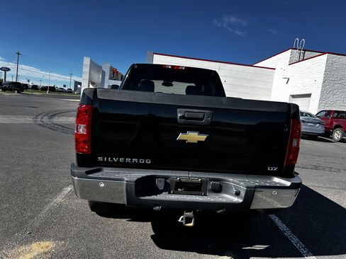 Used 2010 Chevrolet Silverado 2500 LTZ w/ Convenience Package AWD/4WD image 4