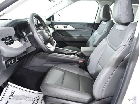 New 2026 Ford Explorer Active w/ Active Comfort Package AWD/4WD image 6