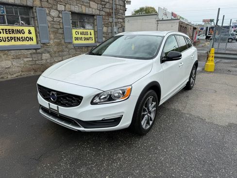 Used 2017 Volvo V60 T5 Cross Country w/ Convenience Package AWD/4WD image 2