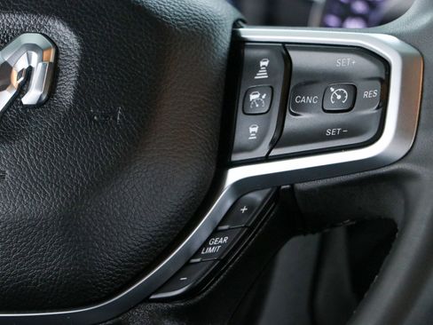 Used 2025 RAM 2500 Big Horn AWD/4WD image 15