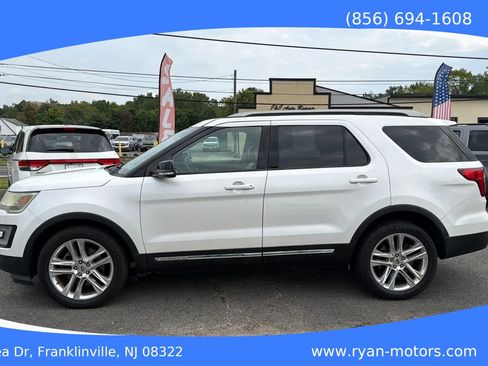 Used 2016 Ford Explorer XLT w/ Equipment Group 202A AWD/4WD image 8