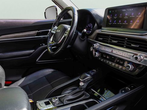 Certified 2022 Kia Telluride SX w/ Nightfall Edition Package AWD/4WD image 26