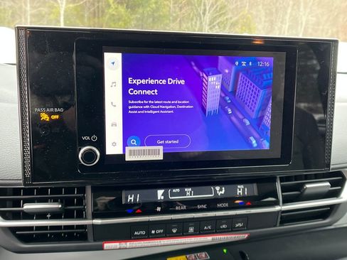 New 2026 Toyota Sienna LE image 18