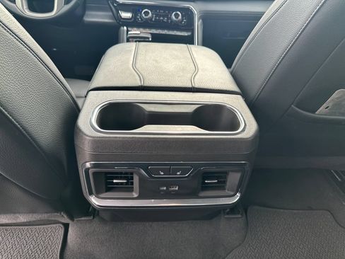 Used 2025 GMC Sierra 1500 Denali w/ Technology Package AWD/4WD image 32