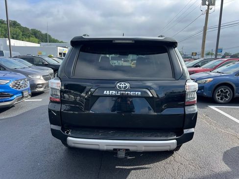 Used 2020 Toyota 4Runner TRD Off-Road Premium w/ Moonroof Package AWD/4WD image 4