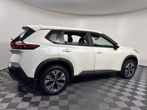 Used 2023 Nissan Rogue SV image 6